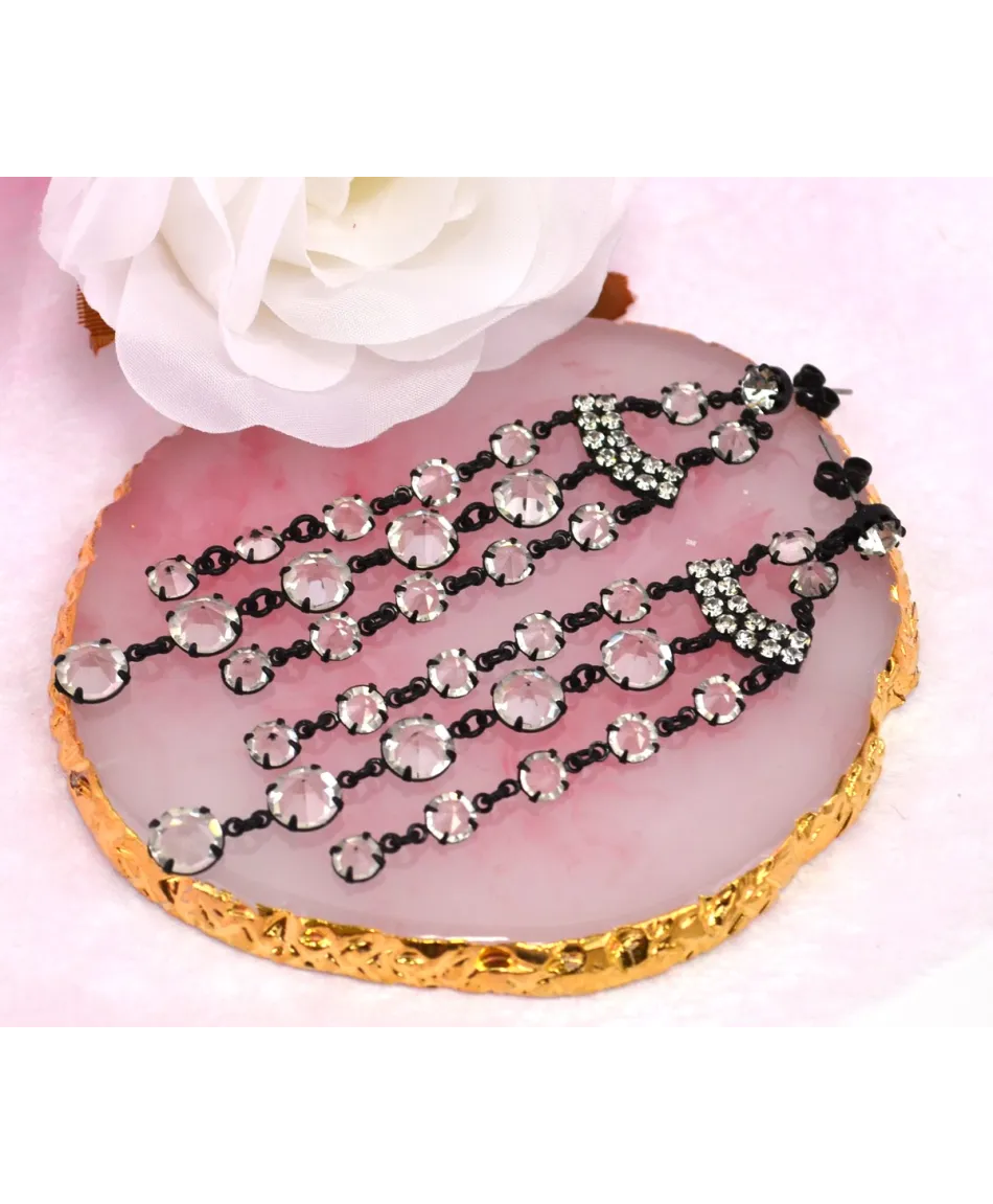 Kolczyki kryształki w czarnej oprawie Kolczyki kryształki w czarnej oprawie