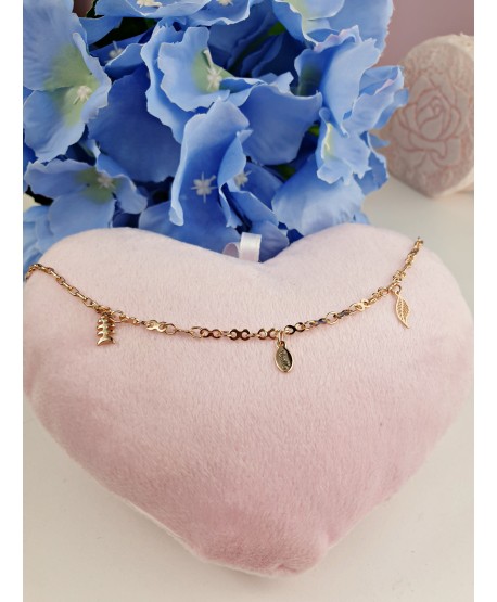 Bransoletka na kostkę z dowieszkami