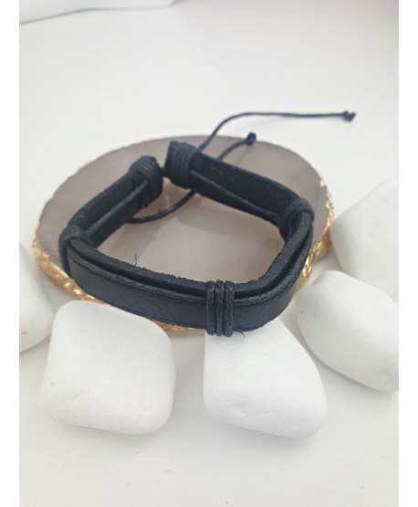 Bransoletki męskie na rzemianiach