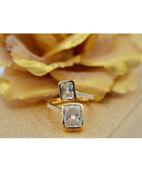 Pierścionek stal złoty z dużymi kryształkami