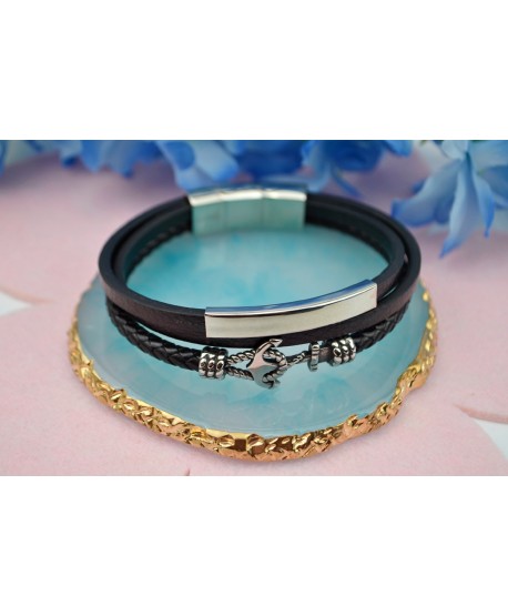 Skórzana bransoletka męska z ozdobnym elementem