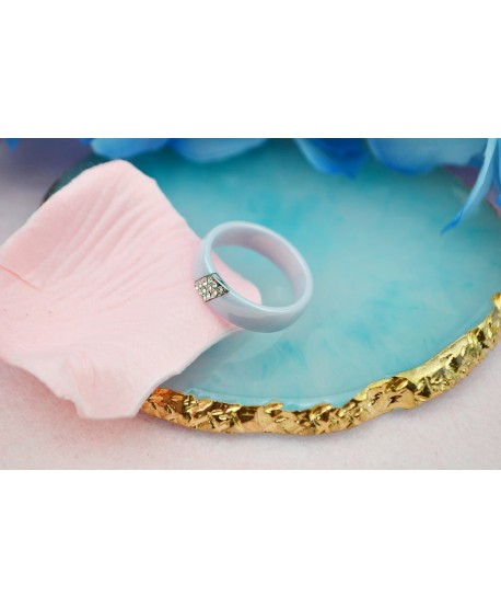 Pierścionek ceramiczny jasny fiolet z dżetami