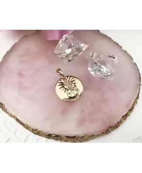 Medalik z Matką Boską i dzieciątkiem Jezus