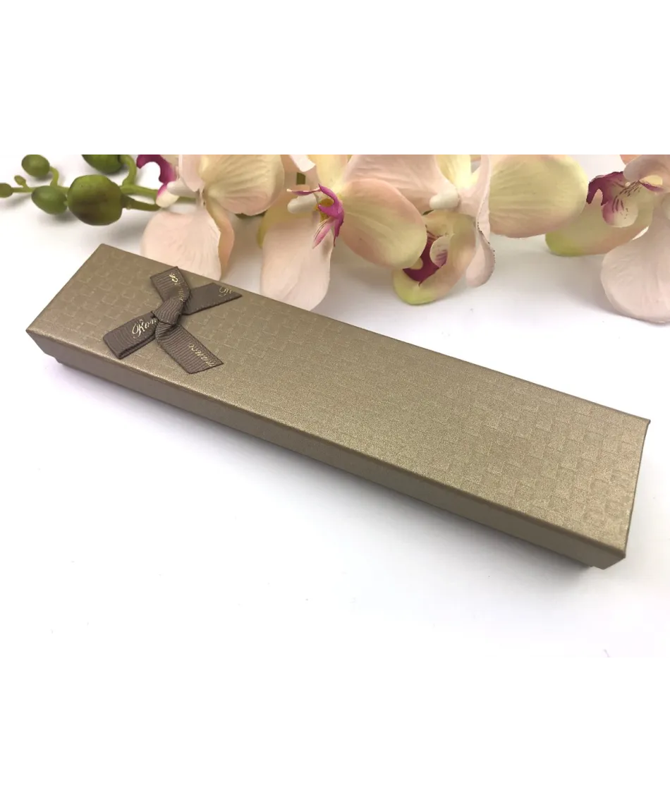 Opakowanie ozdobne na bransoletkę z kokardką