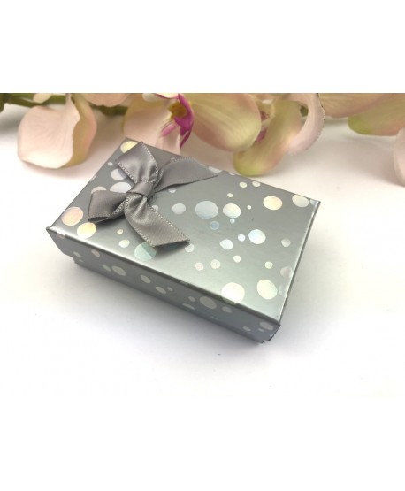 Opakowanie ozdobne w kropki