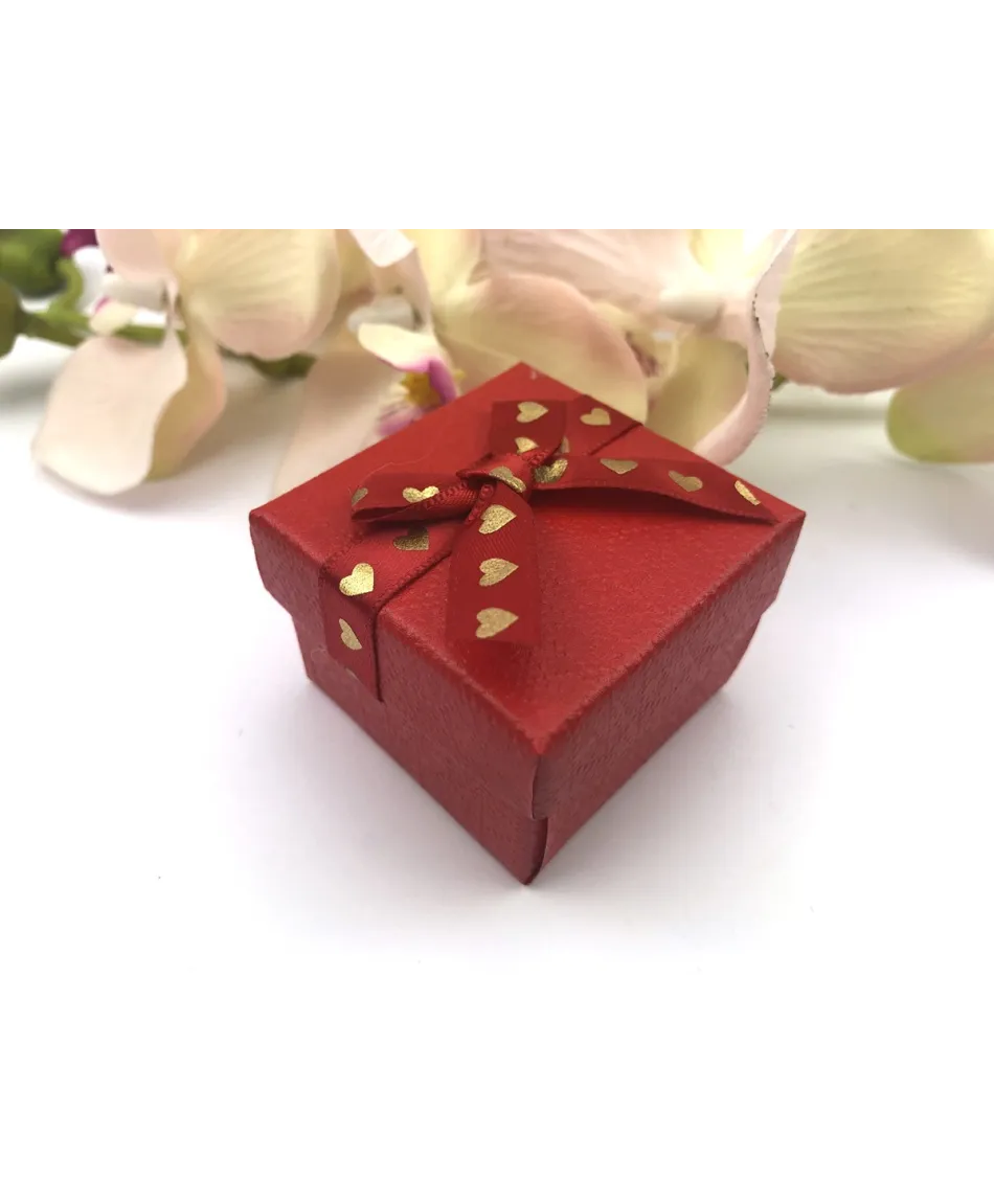 Opakowanie ozdobne mały kwadracik w kolorze czerwonym