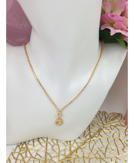 Naszyjnik złoty z owalną zawieszką
