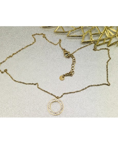 Naszyjnik z kółeczkiem wysadzanym dżetami