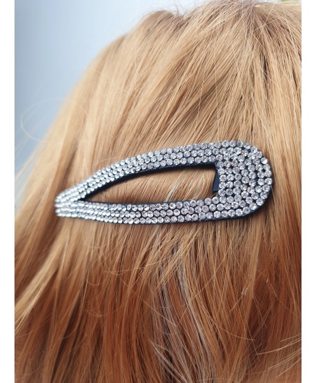 Spinka pyk czarna z dżetami w kształcie zaokrąglonego trójkąta