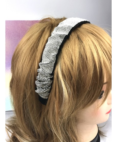 Ozdobna opaska z marszczonego materiału i cyrkonii