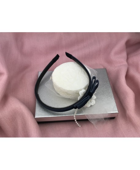 Opaska z granatową kokardką