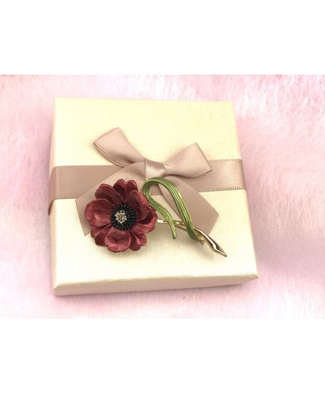 Broszka lub zawieszka do łańcuszka czerwony kwiat