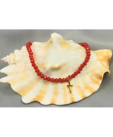 Bransoletka z czerwonych koralików z zawieszkami