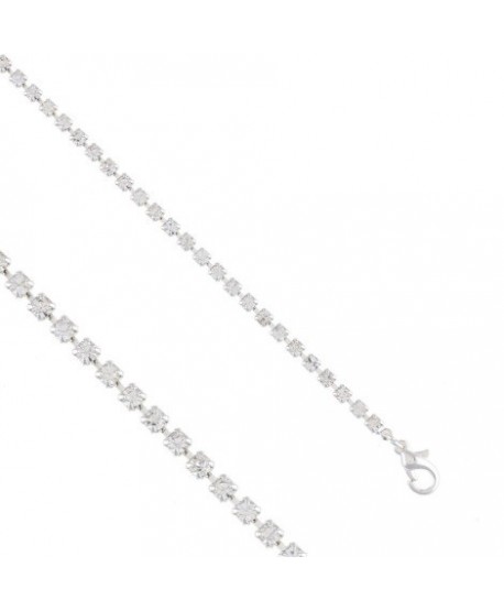 Bransoletka w kolorze  srebrnym, jeden rząd błyszczących dżetów