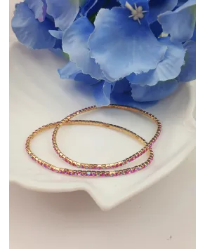 Bransoletki z małych kryształków na gumeczce