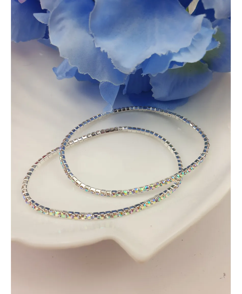 Bransoletki z małych kryształków na gumeczce