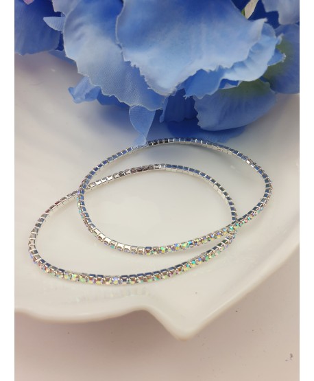 Bransoletki z małych kryształków na gumeczce