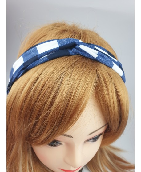 Opaski z węzłem w kratkę