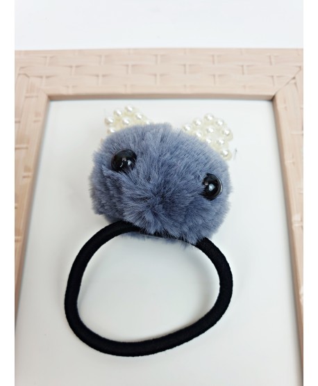 Gumka z pomponem i kokardą z perełek