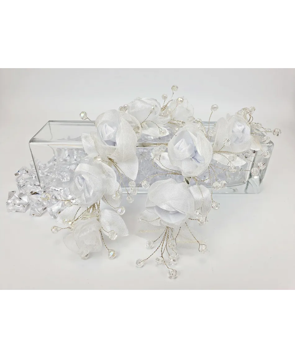 Stroik białe kwiaty z opalizującymi kryształkami