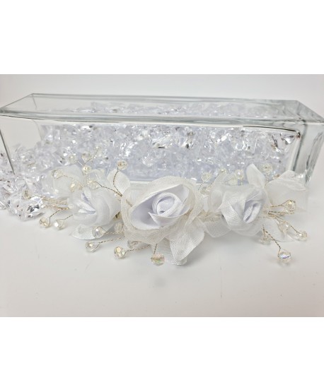 Stroik białe kwiaty z opalizującymi kryształkami