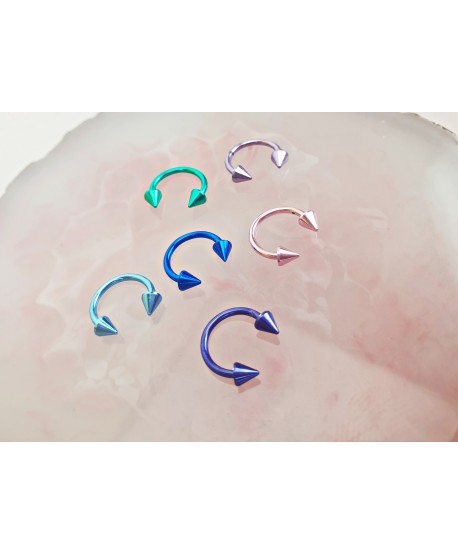 Podkowa z grotami kolory metaliczne