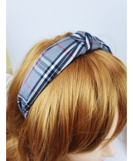 Opaski z węzłem w kratkę