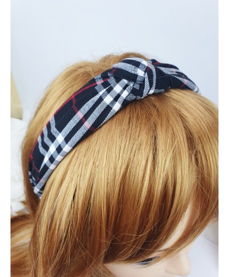 Opaski z węzłem w kratkę