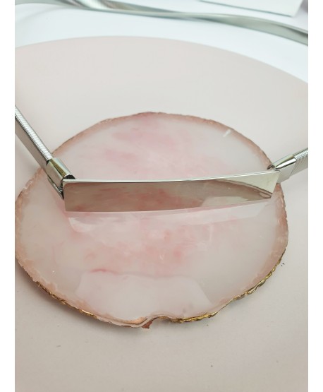 Srebrny pasek na sprężynce z klasyczną klamrą