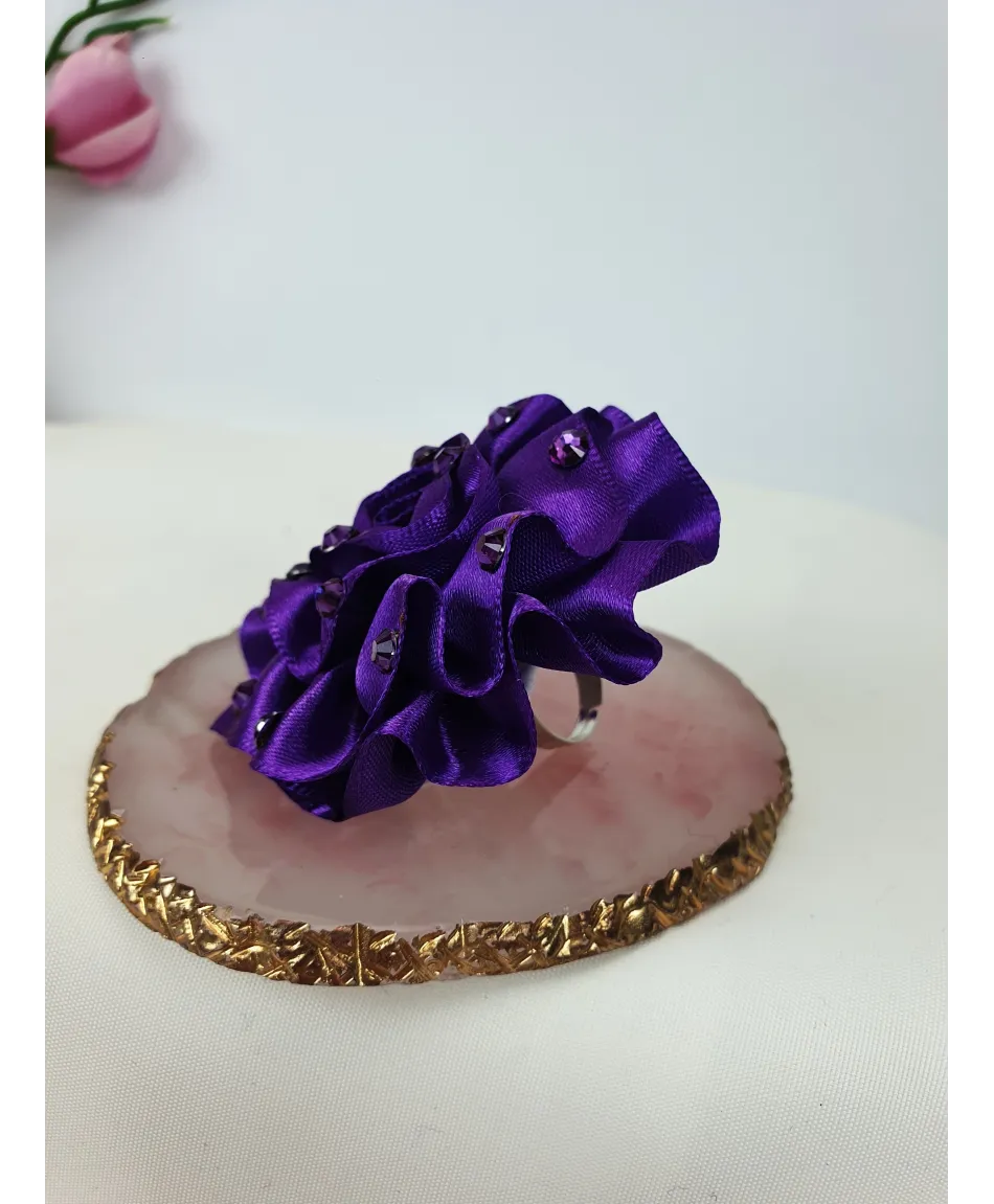 Pierścionek z bardzo dużym kwiatem