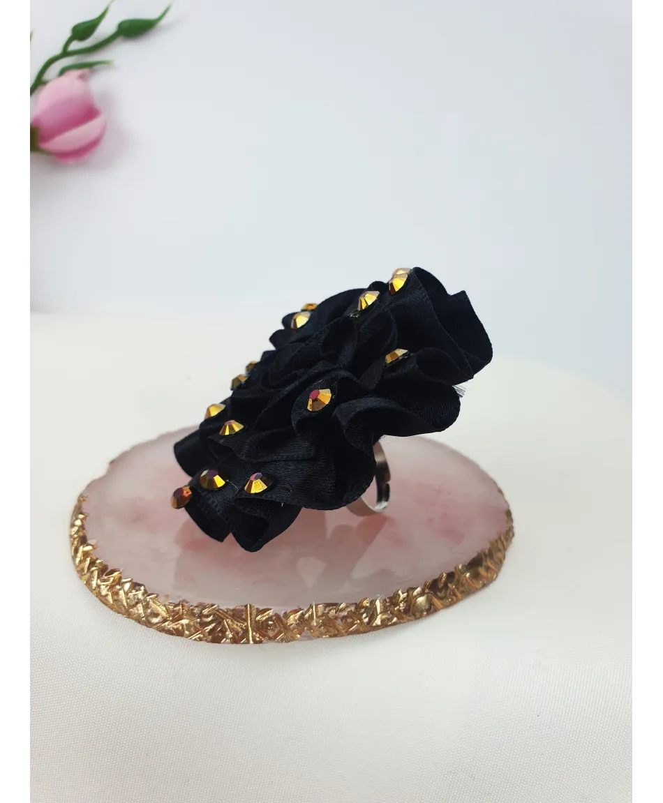 Pierścionek z bardzo dużym kwiatem