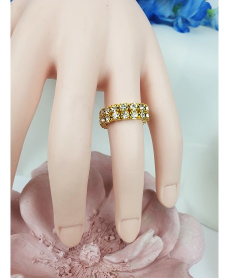 Złoty pierścionek z dżetów