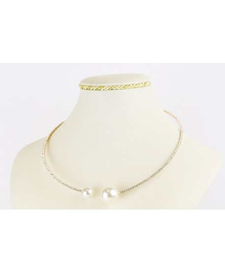 Sztywny choker z perełkami