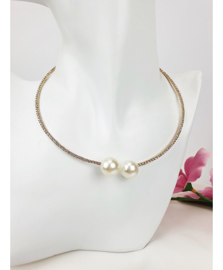 Sztywny choker z perełkami