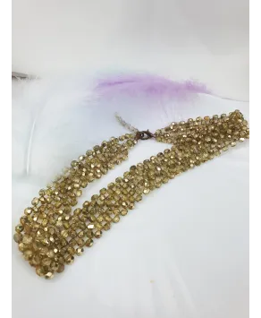 Choker ze złotych koralików