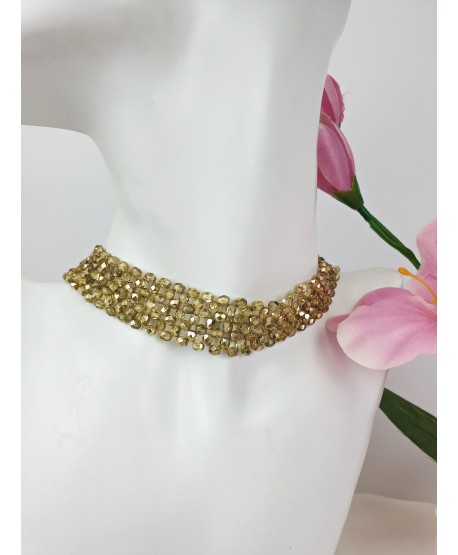 Choker ze złotych koralików