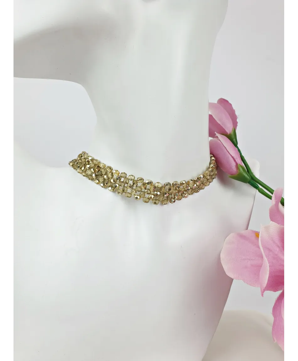 Choker ze złotych koralików