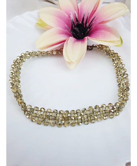 Choker ze złotych koralików