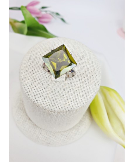 Pierścionki z kwadratowym kamieniem