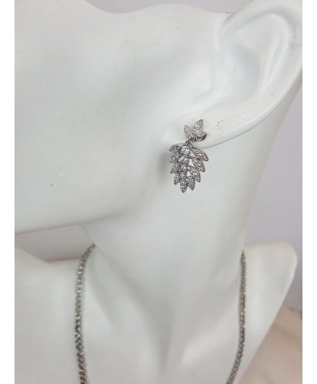 Bogaty komplet biżuterii ślubnej