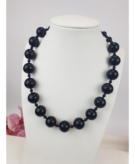 Korale szklane czarne kule