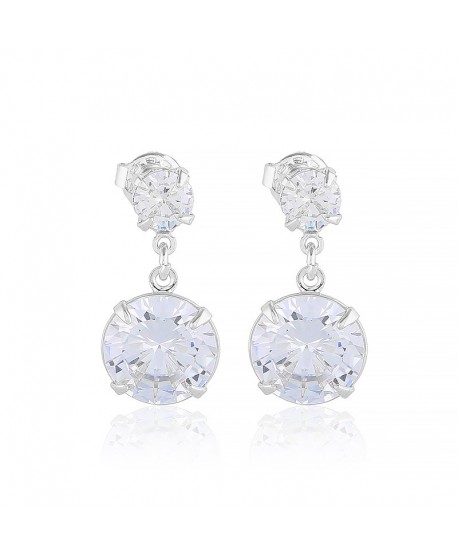 Kolczyki w srebrnej oprawie z delikatnie wiszącym kryształkiem.