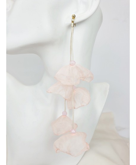 Kolczyki z jedwabiem i koralikami