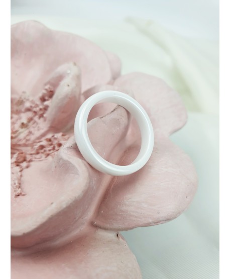 Pierścionek ceramiczny biały