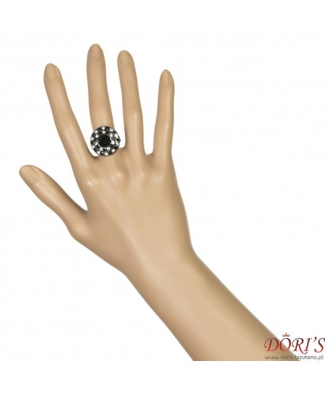 Pierścionek czarne kamienie