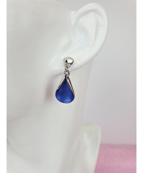 Kolczyki srebrne z granatową emalią