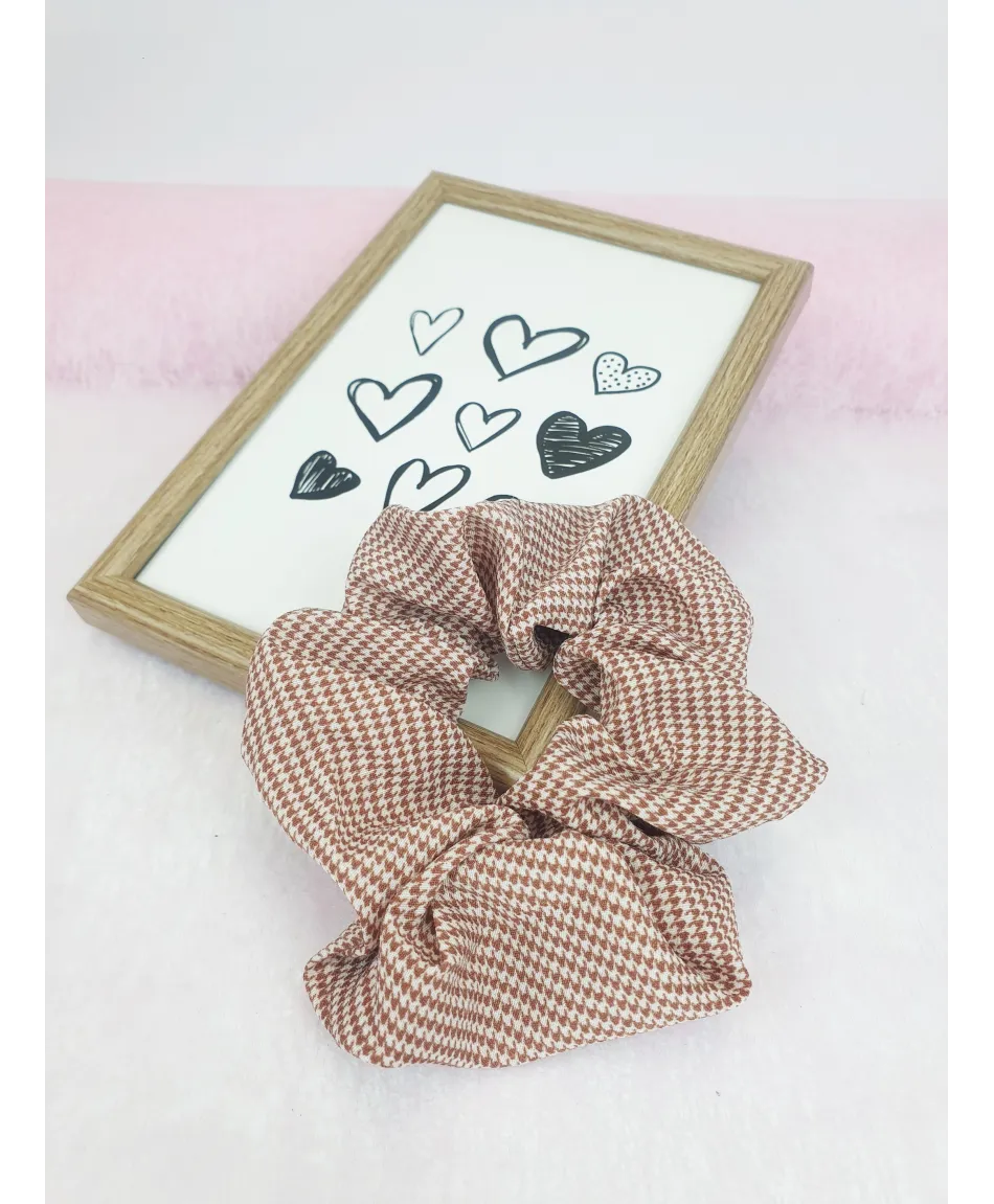 Gumki scrunchie czerwone wzory