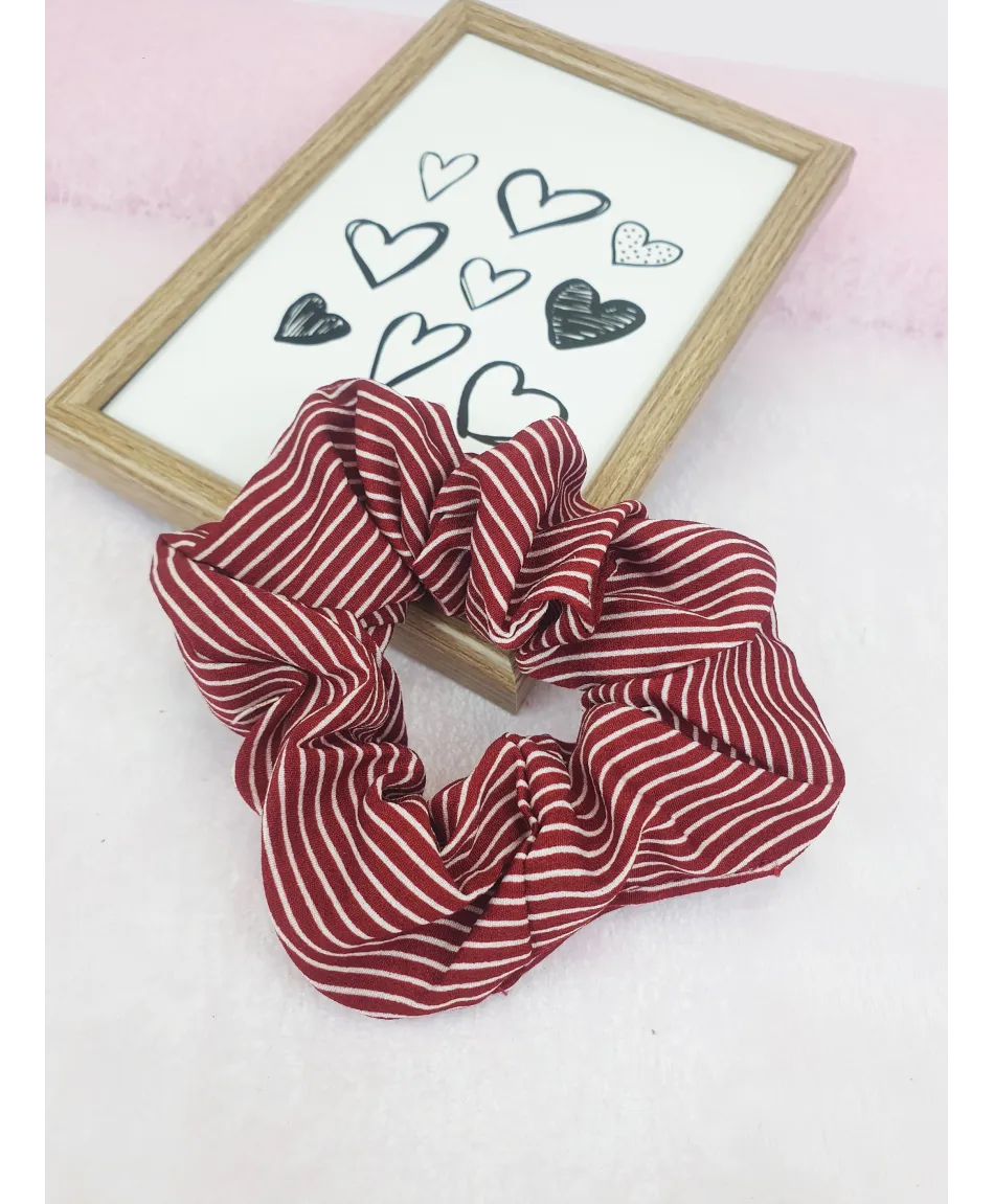 Gumki scrunchie czerwone wzory