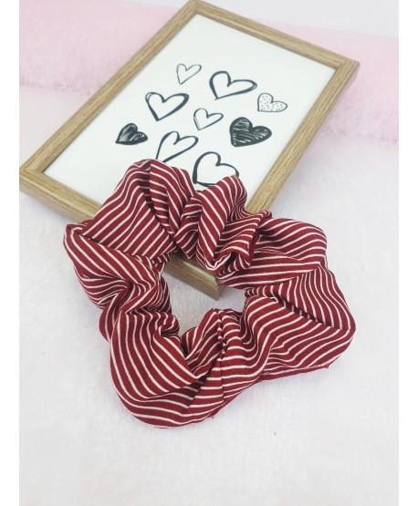 Gumki scrunchie czerwone wzory