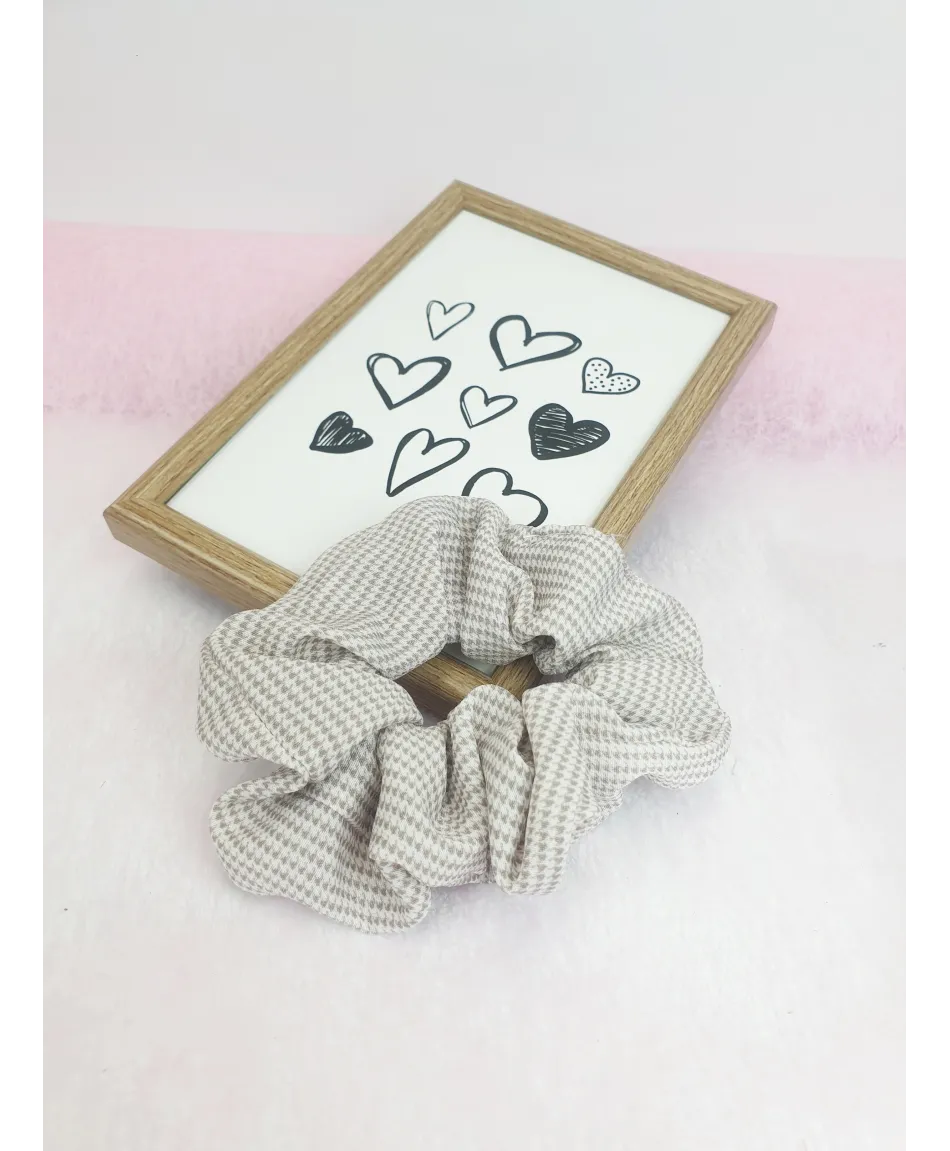 Gumki do włosów scrunchie beżowe wzory